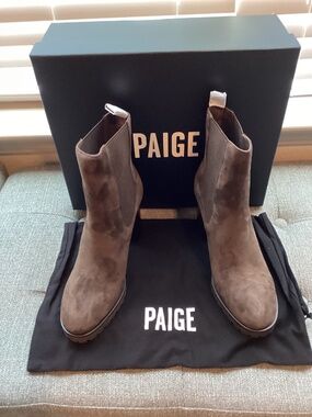 PAIGE Izzy Platform Chelsea Boot, size 8